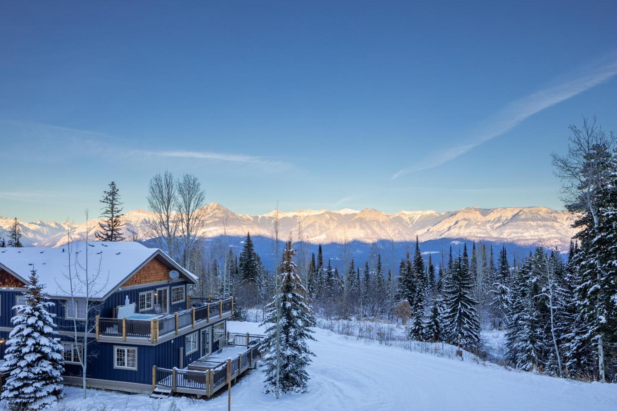 Lush Mountain Accommodations Golden Dış mekan fotoğraf