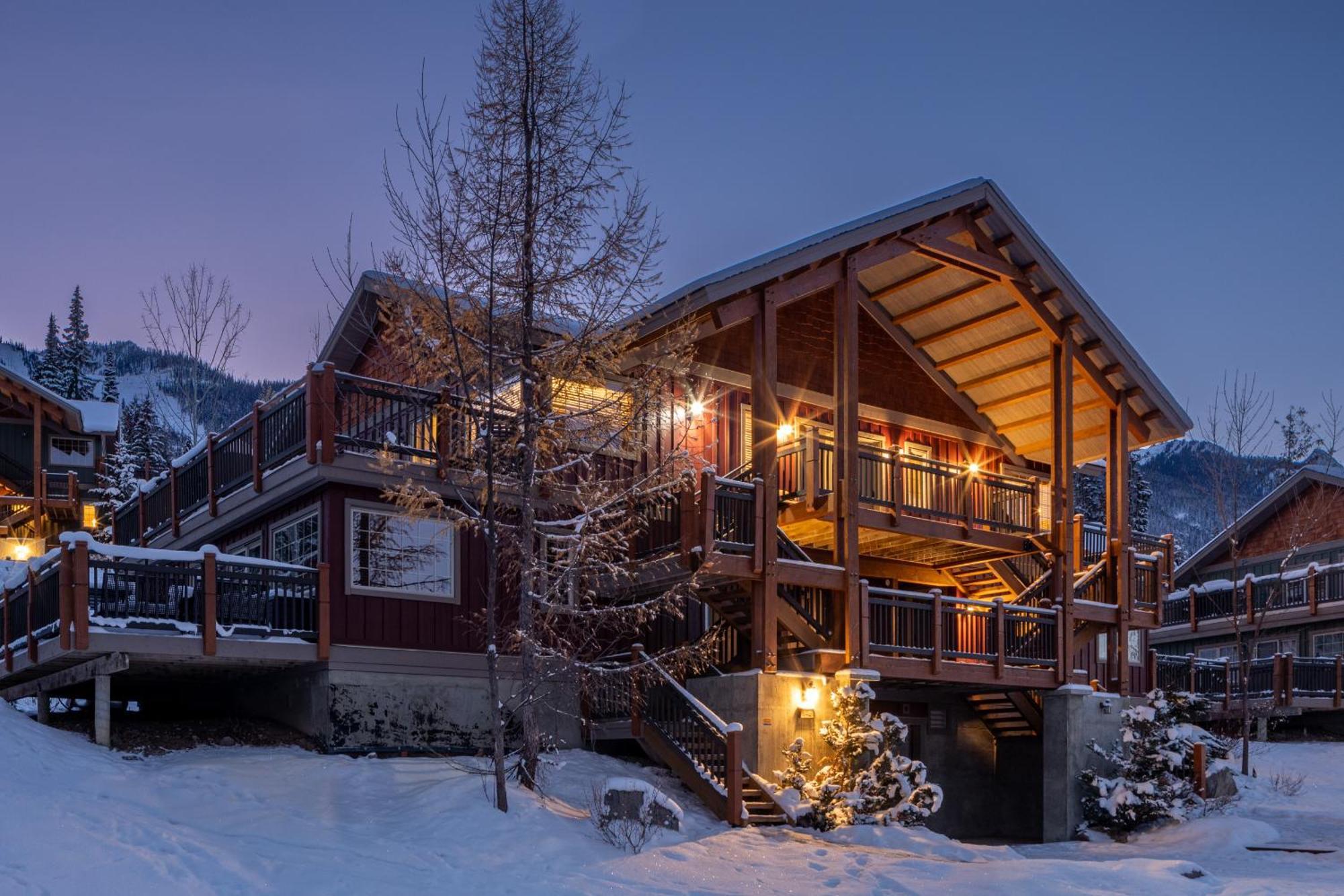 Lush Mountain Accommodations Golden Dış mekan fotoğraf