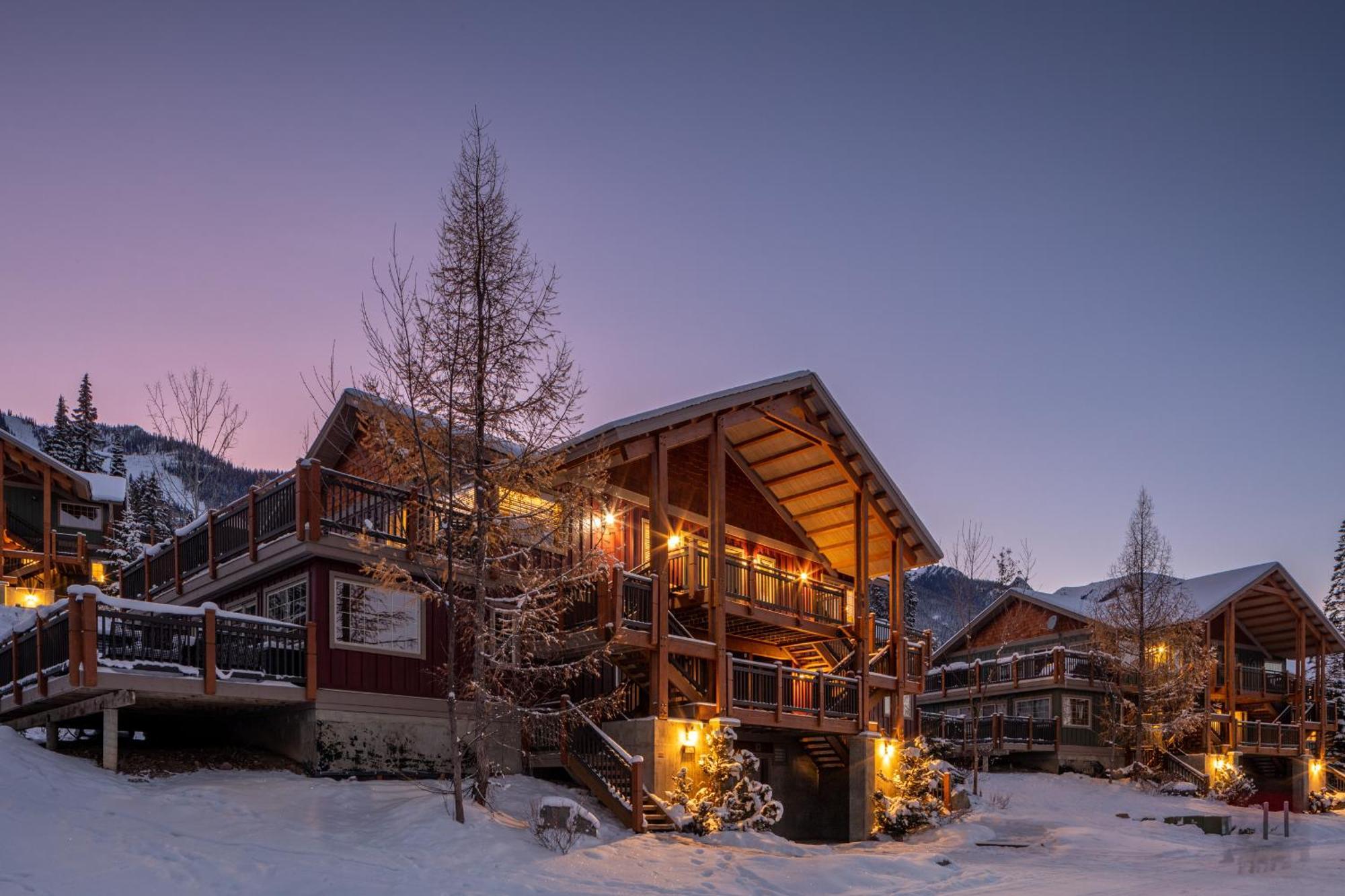 Lush Mountain Accommodations Golden Dış mekan fotoğraf